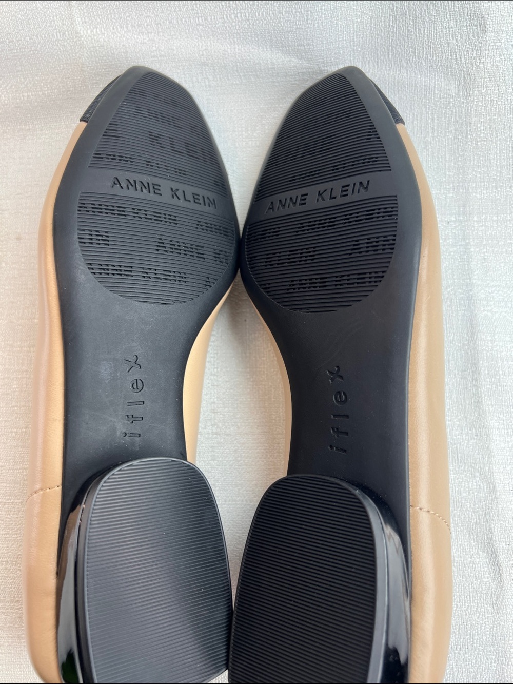 Anne Klein, tan with black trim flat - Picture 5 of 6